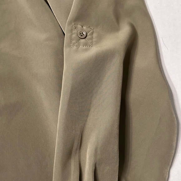 Denim and Company Sage Green Button Down Adjustable Sleeve Length Ladies Large - Picture 6 of 8